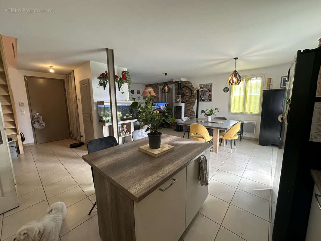 Maison à SOLLIES-VILLE