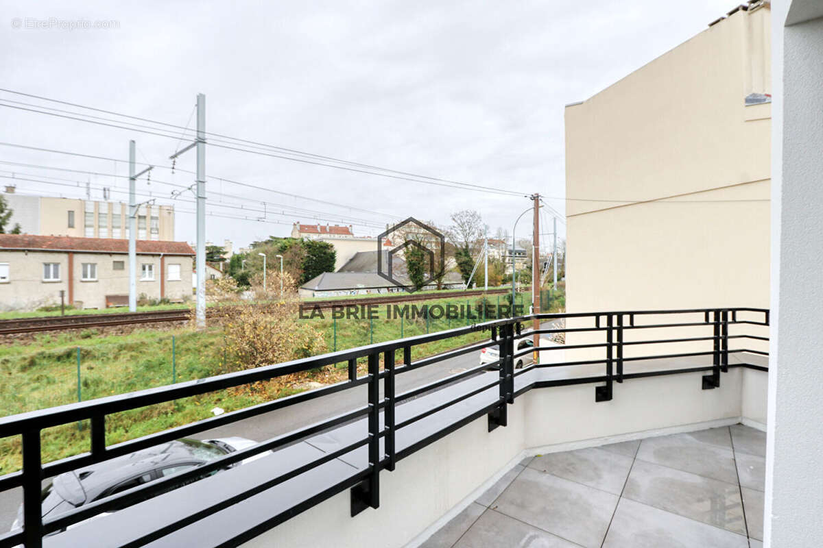 Appartement à SAINT-MAUR-DES-FOSSES