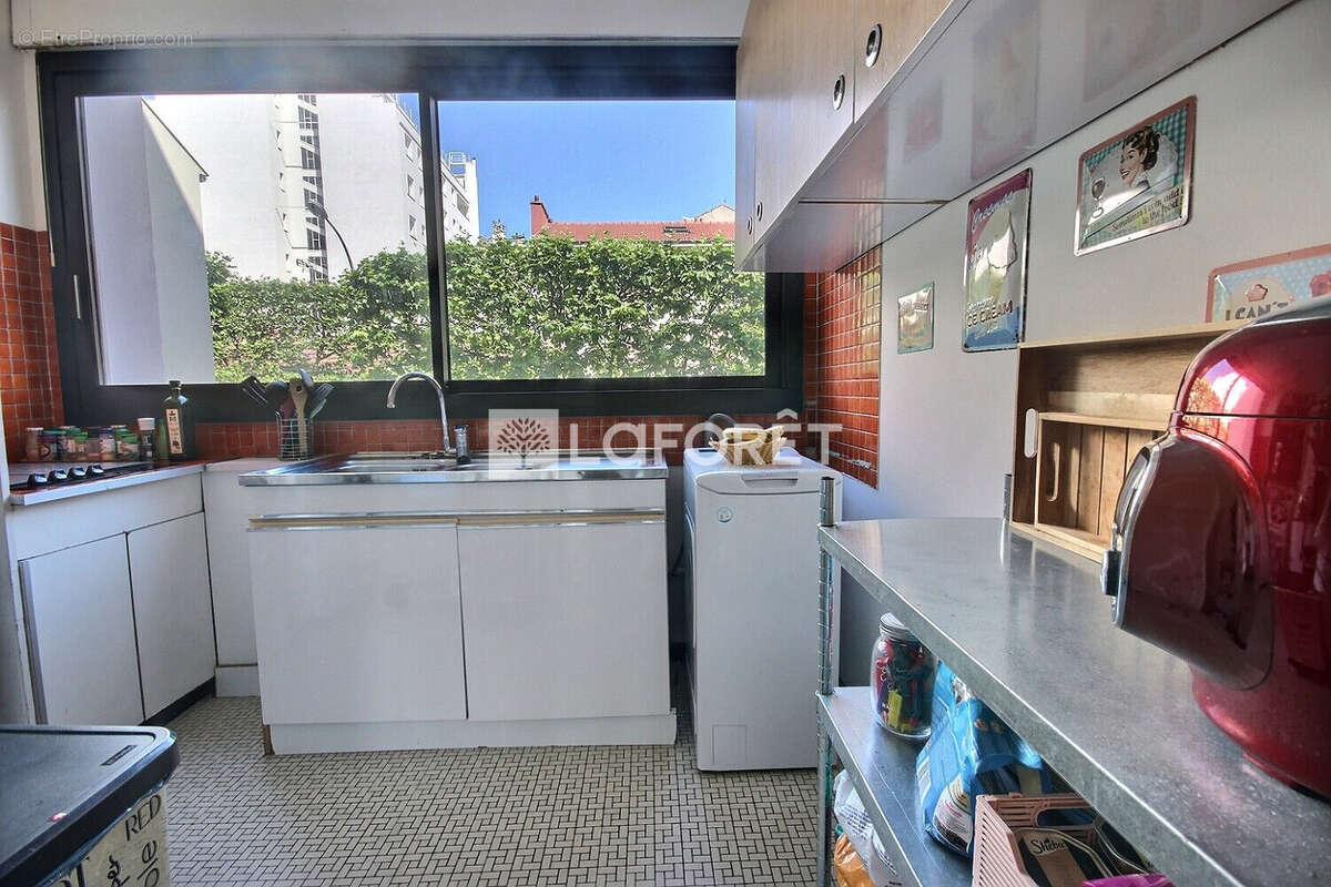 Appartement à COURBEVOIE