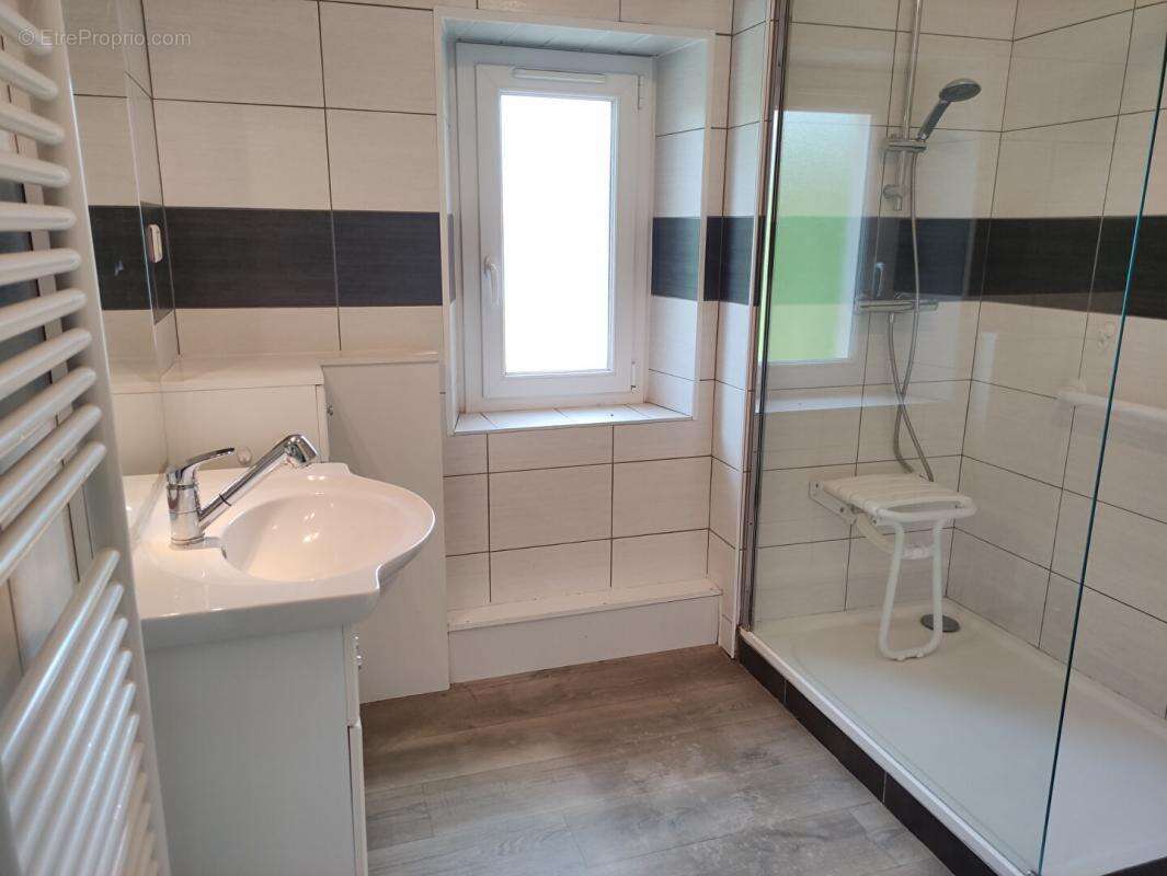 Maison à LES CHATELLIERS-CHATEAUMUR