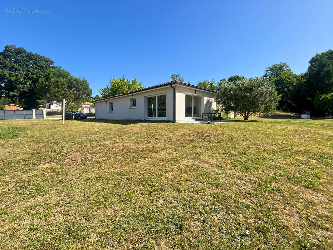 A vendre - Maison récente de plain-pied à LA BRÈDE - 5 pièce(s) - photo 2