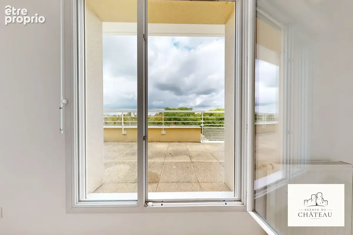 Appartement à AVRILLE