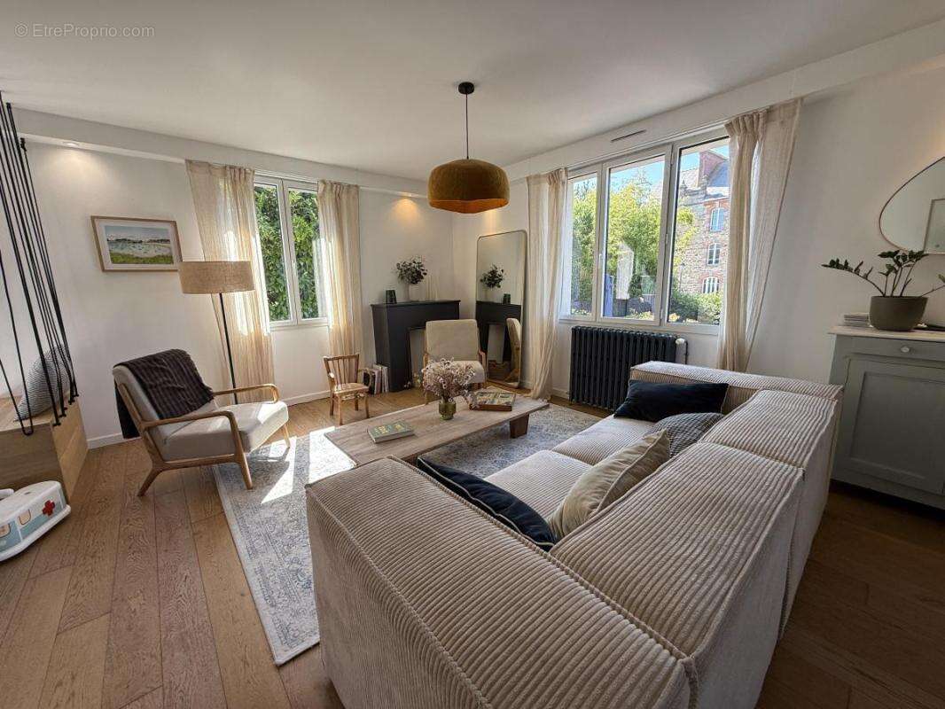 Maison 132 m² à Saint-Briac-Sur-Mer  - photo 2