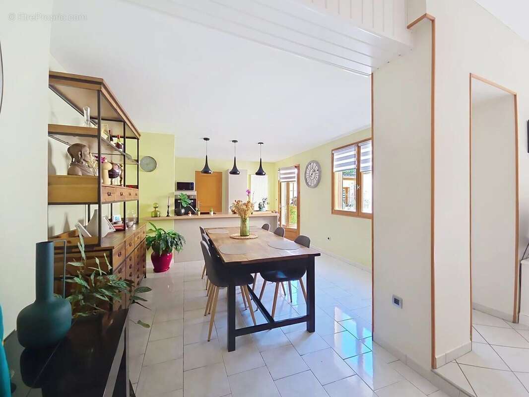 Maison à CRECY-SUR-SERRE