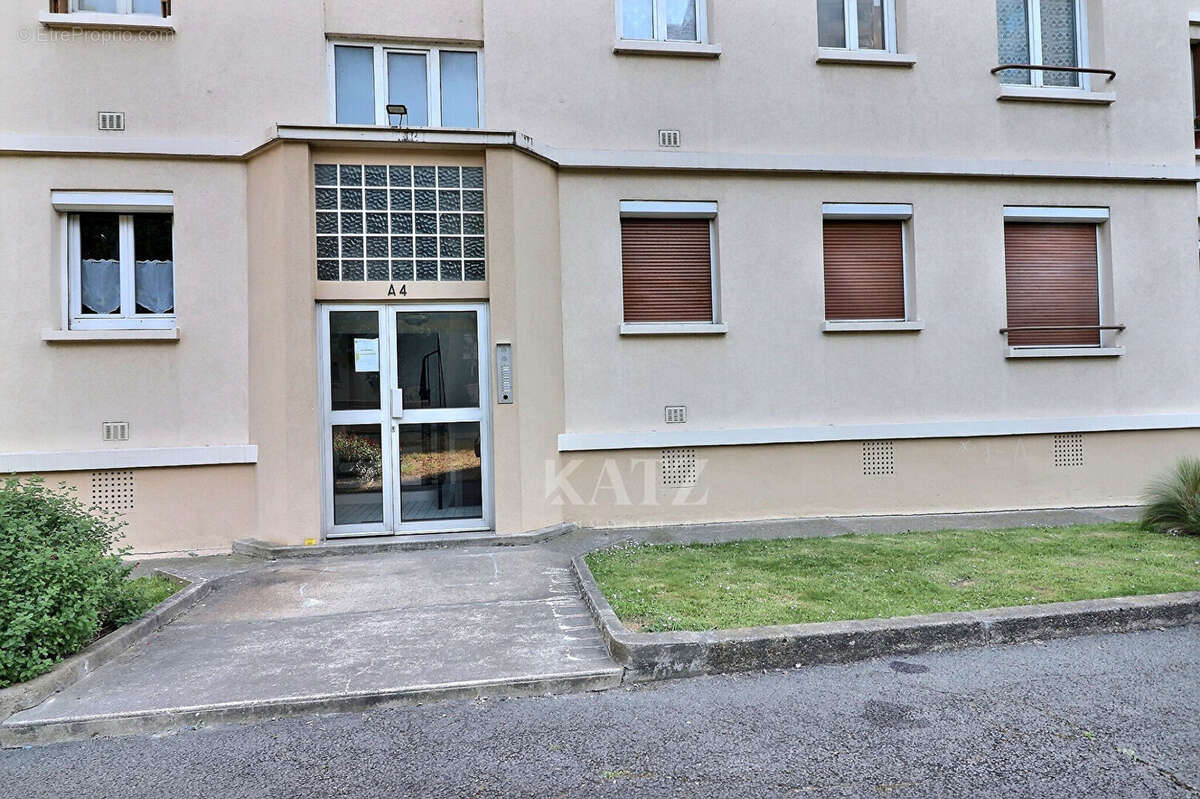 Appartement à CHARENTON-LE-PONT