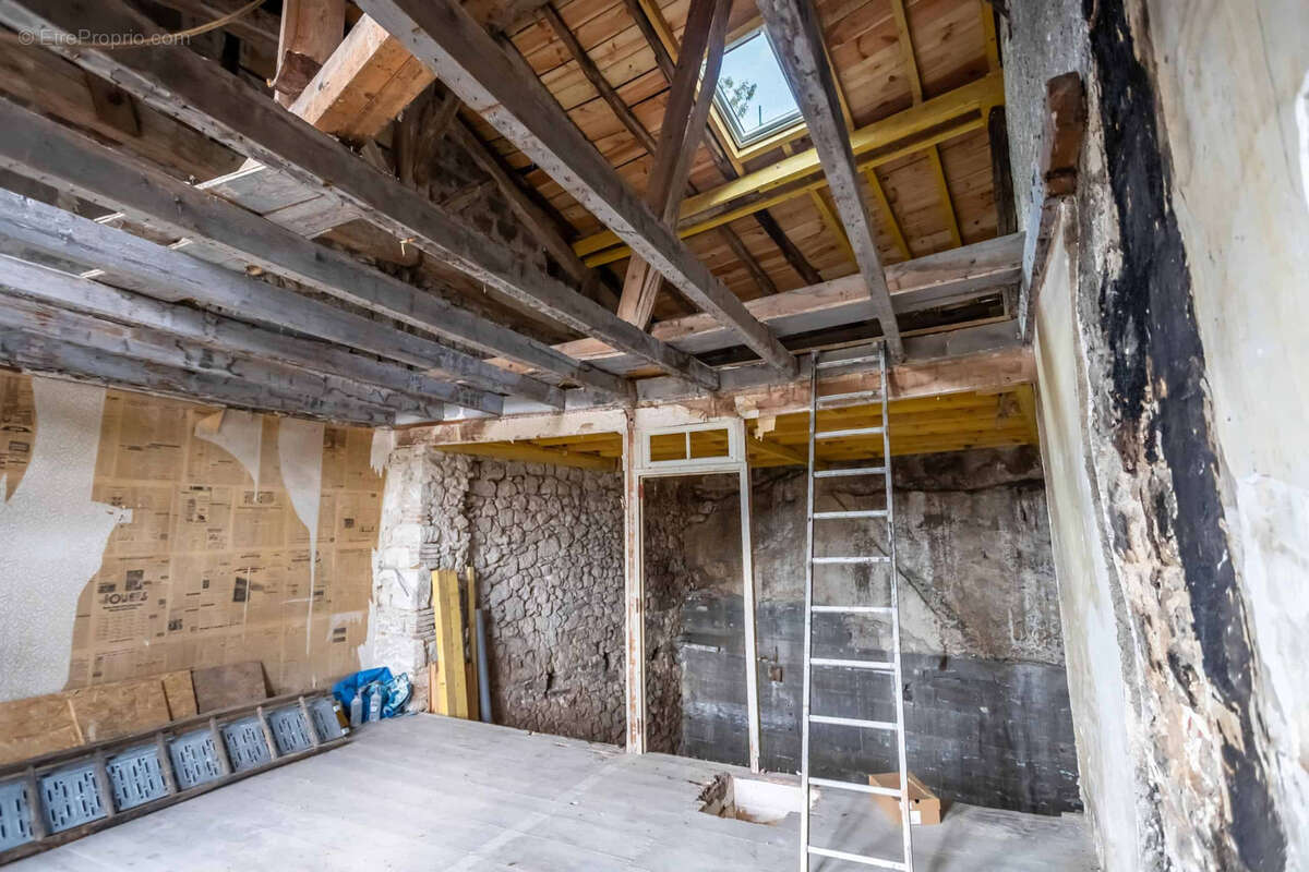 Village house to renovate - photo 8