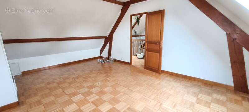 Coup de cœur assuré ! Élégante maison familiale de 122,5 m² sur un magnifique terrain arboré de 1 146 m² – Rainvillers - photo 16
