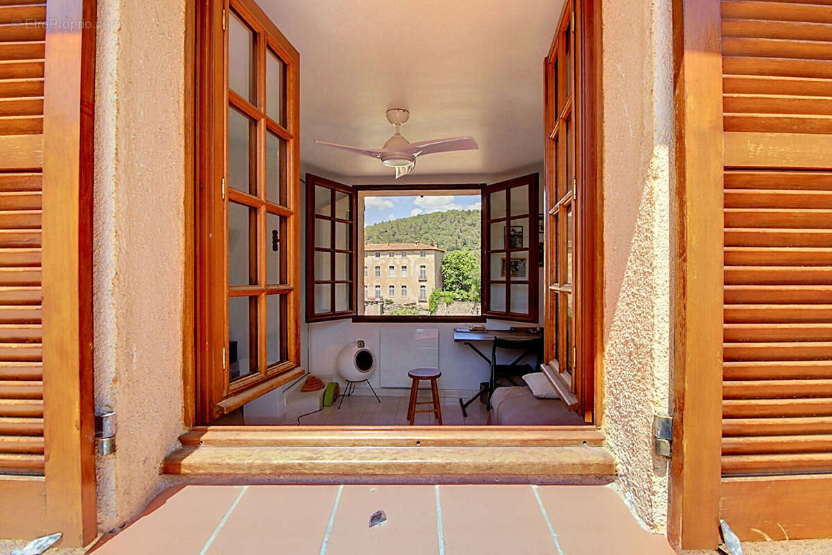 Maison à ENTRECASTEAUX