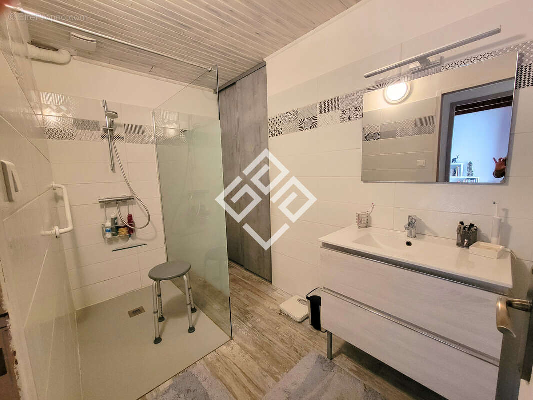 Maison-135 m2- 6 pièces - photo 11