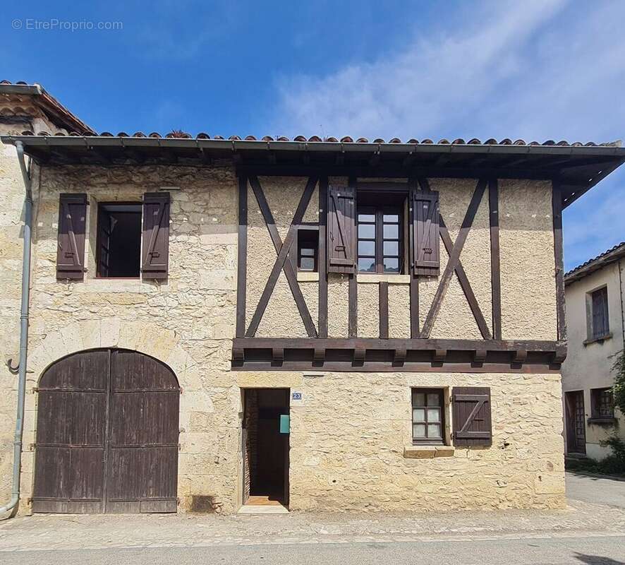 Maison à MONFORT