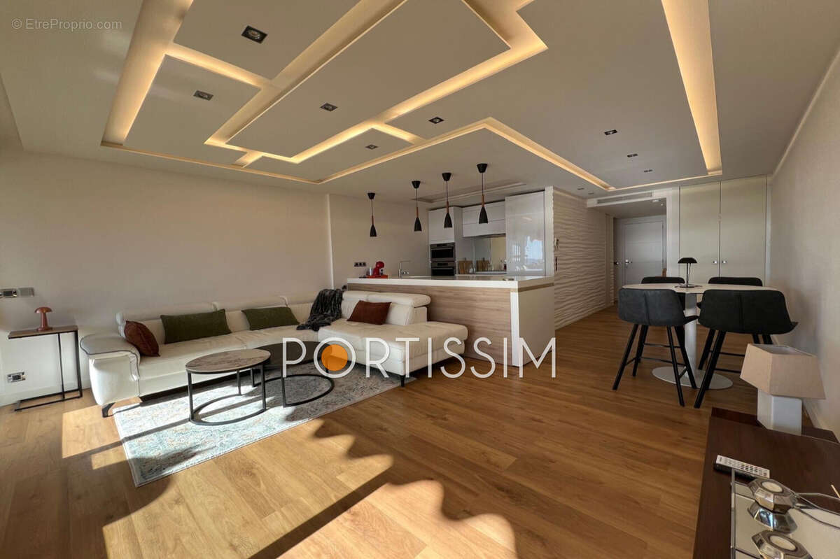 Appartement à SAINT-LAURENT-DU-VAR