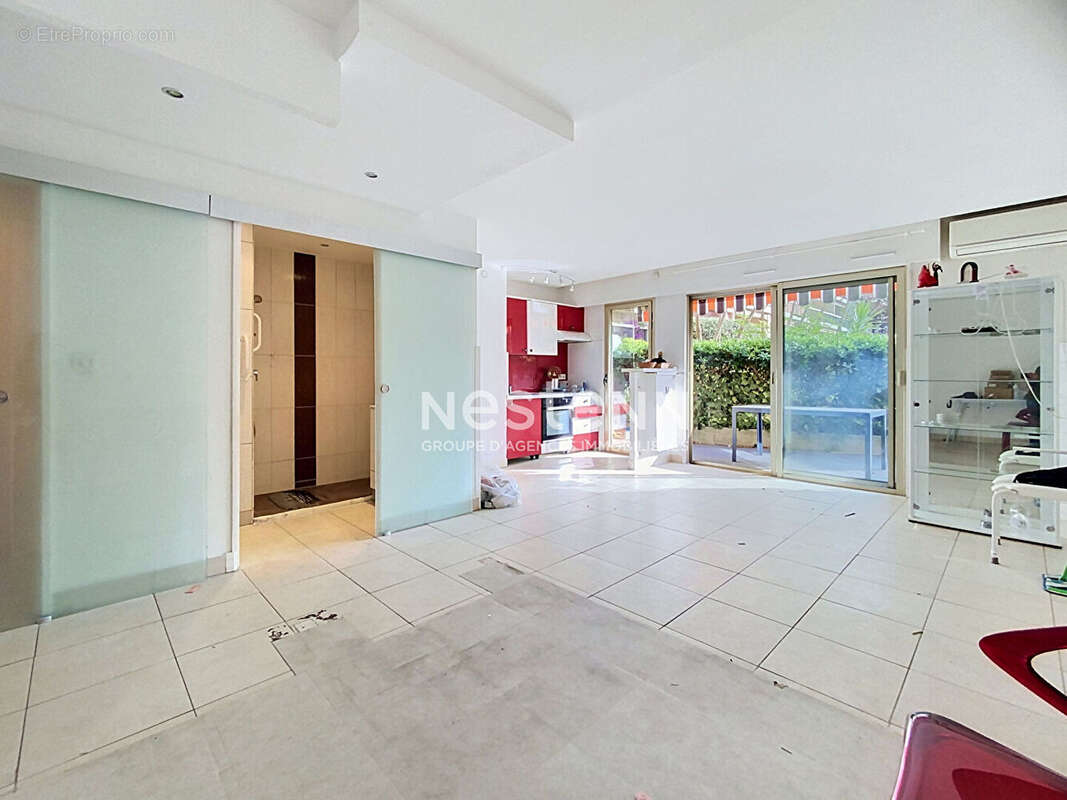 Appartement à VALLAURIS
