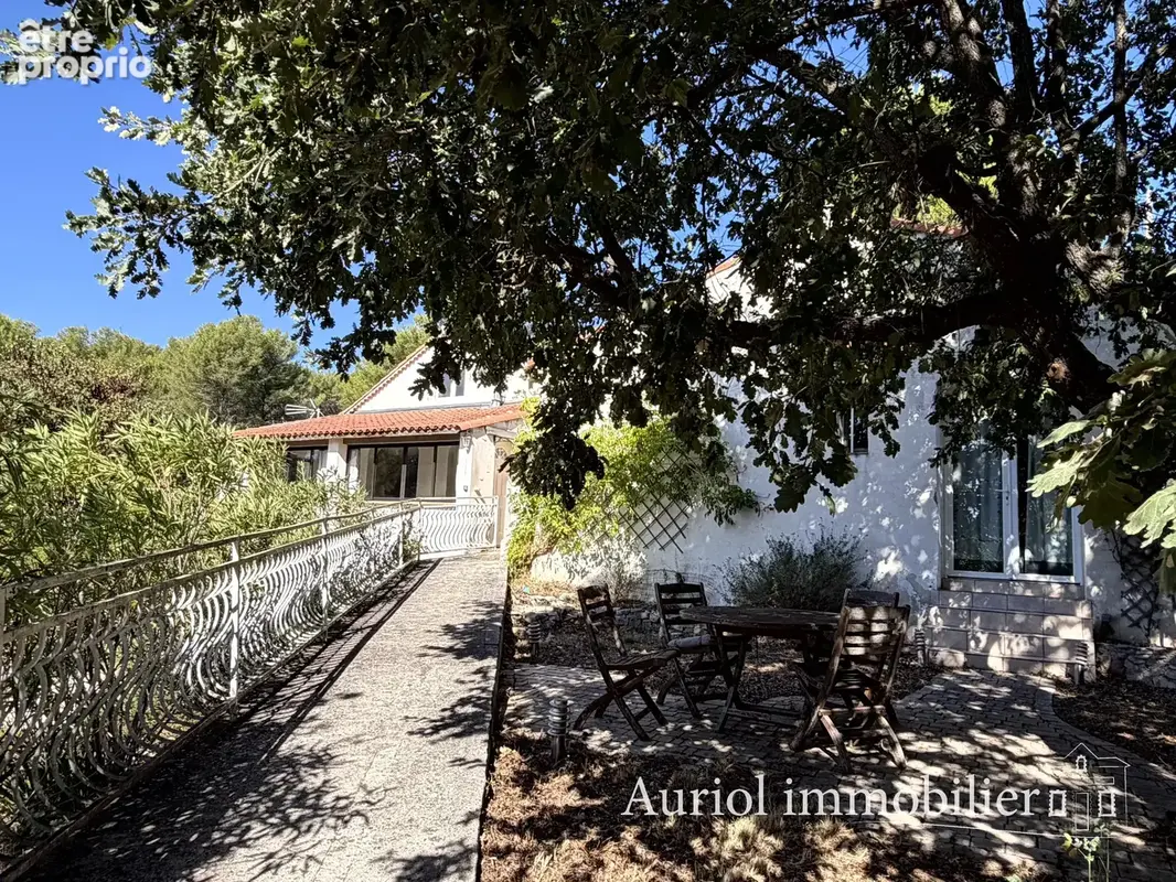 PEYPIN Villa 2 logements sur 3200 m2 terrain avec piscine et garage - photo 15