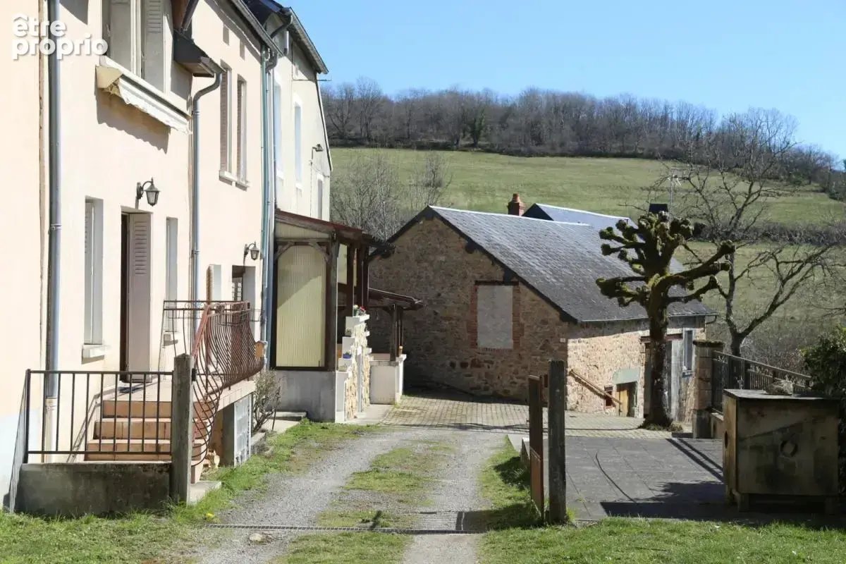 Maison 7 pièces 140 m² · à Anost · 140 m² · 79 000 €