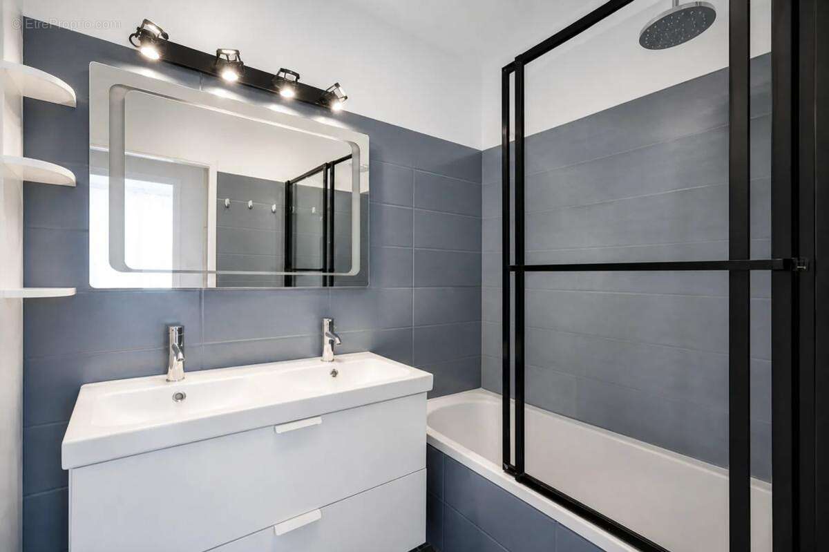 Appartement T3 - 73 m² - Saint-Genis-Laval - photo 7