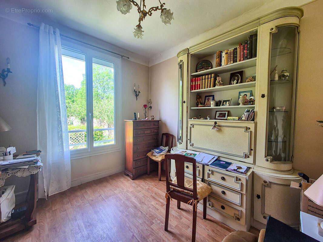 Maison à VAUX-LE-PENIL