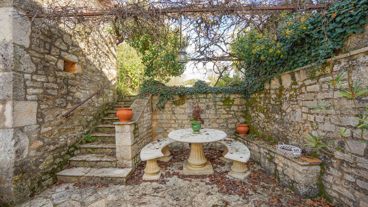 Maison à SAUZET