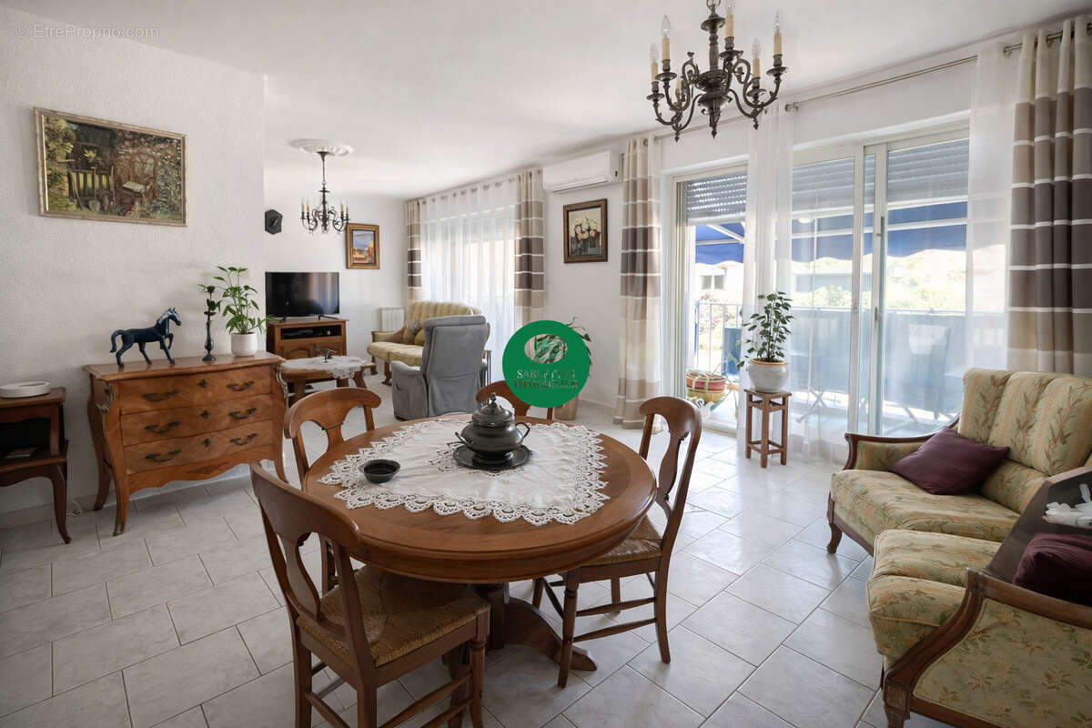 Appartement à SIX-FOURS-LES-PLAGES