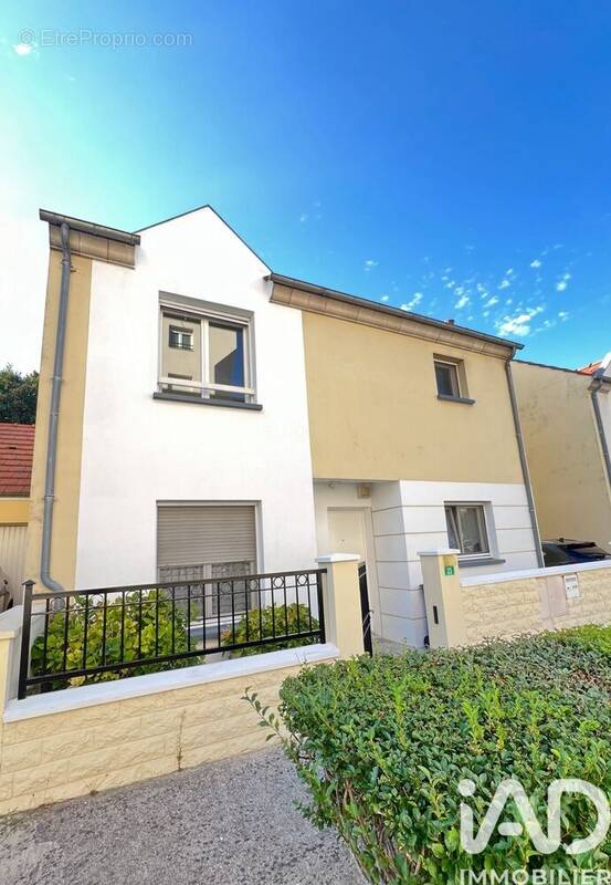 Photo 1 - Maison à SAINT-THIBAULT-DES-VIGNES