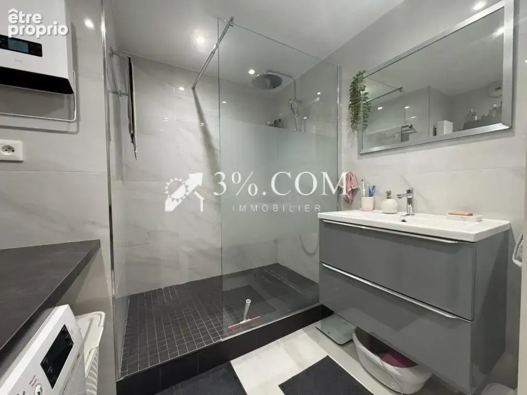 3%COM beau F3 avec terrasse et 2 places de parking- cave - photo 12