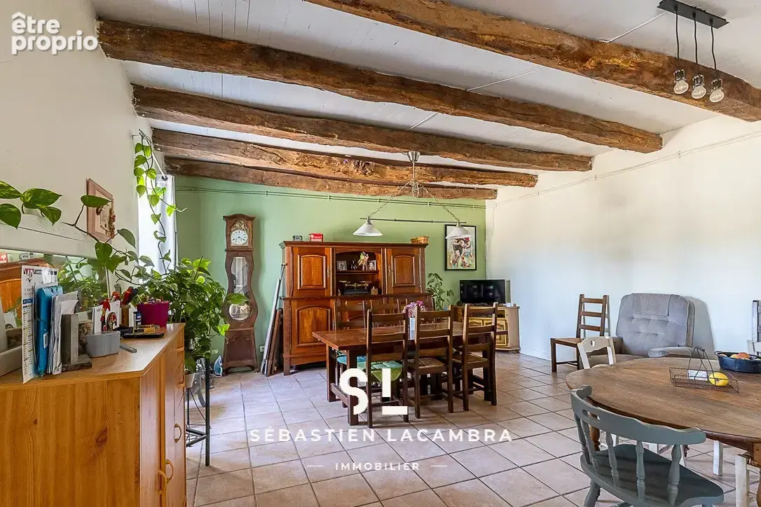Corps de ferme du XVIIIe siècle rénové   160 m2 habitables, nombreuses dépendances et remarquable potentiel - photo 10