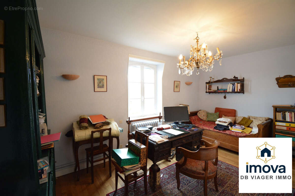 Bureau - Chambre - Maison à COSNE-D'ALLIER