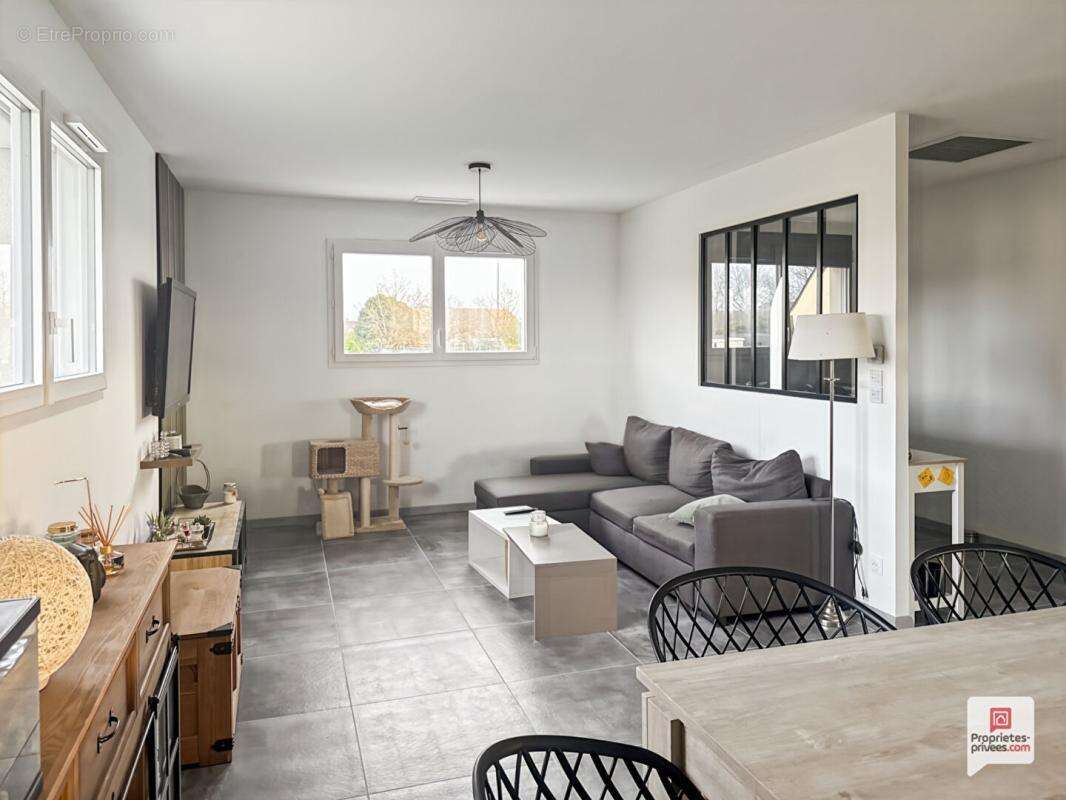 Maison à LA CHAPELLE-D'ALIGNE