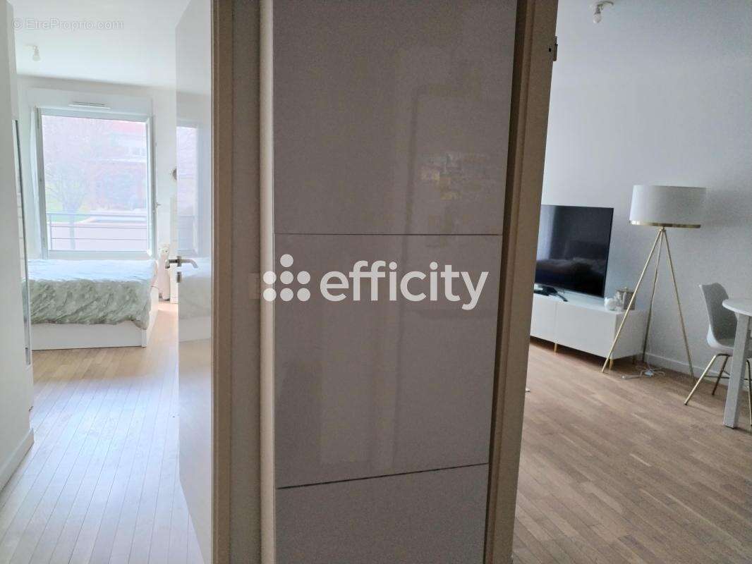 Appartement à SAINT-CYR-L'ECOLE