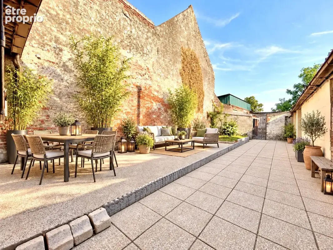 maison de 105 m2 à rénover - fort potentiel - photo 2