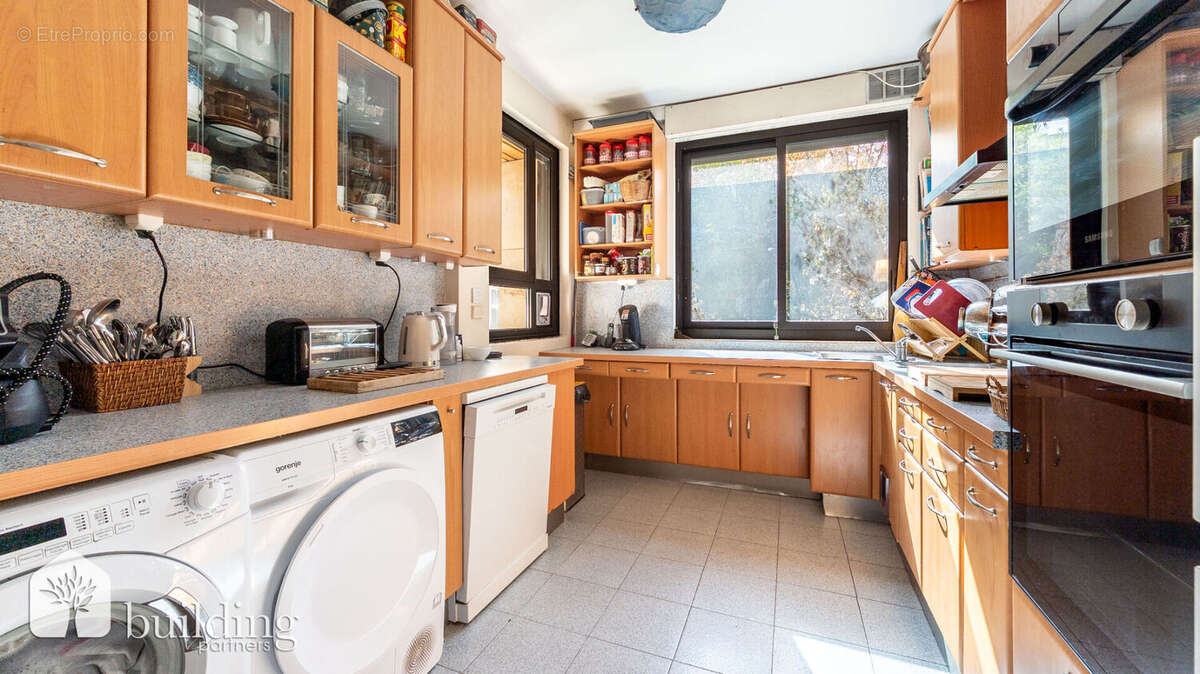 Appartement à LEVALLOIS-PERRET