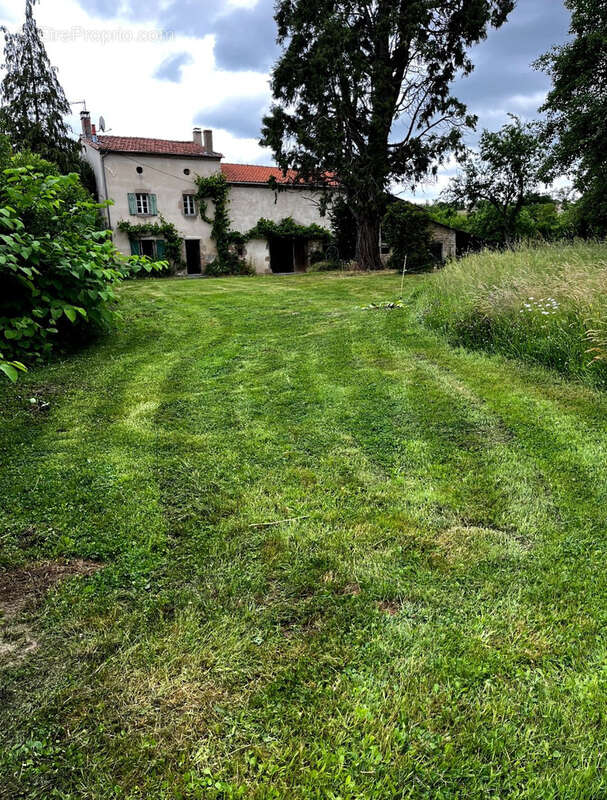 Maison 87m2 8300m2 de terrain plus dépendances - photo 5