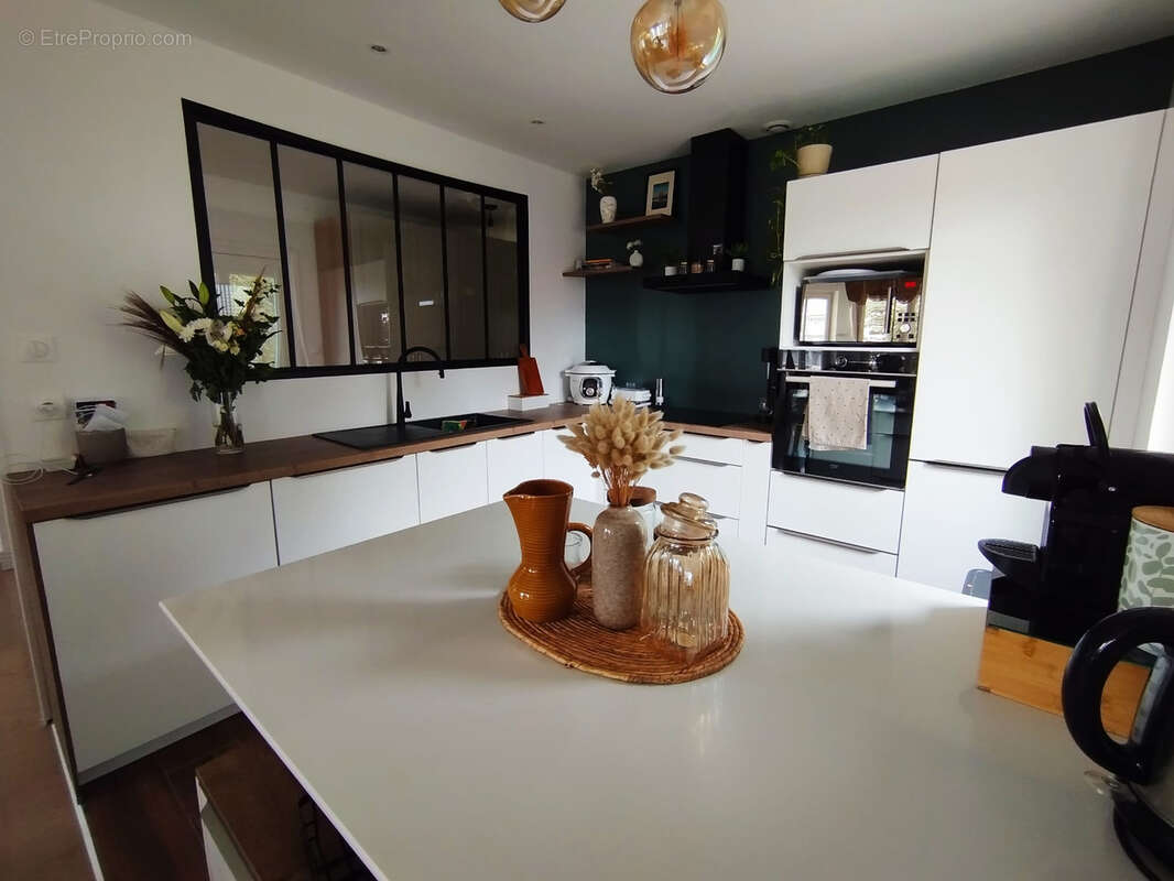 Appartement à SAINT-PRIEST-EN-JAREZ