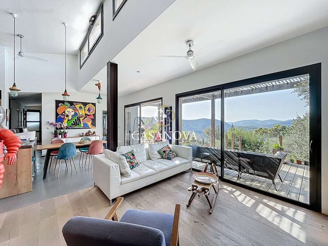 Villa d'architecte contemporaine avec piscine à débordement chauffée et vue panoramique exceptionnelle sur les hauteurs de Lodèv - photo 2