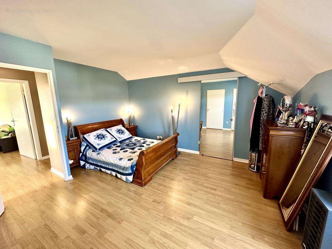 Appartement à CORBEIL-ESSONNES