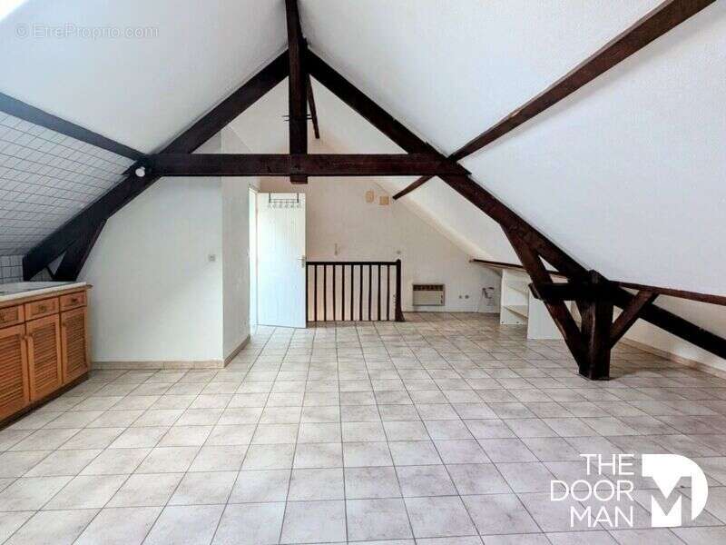 Appartement à LES ESSARTS-LE-ROI