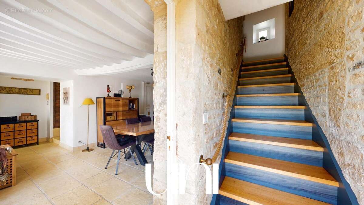 Maison à FONTAINE-HENRY