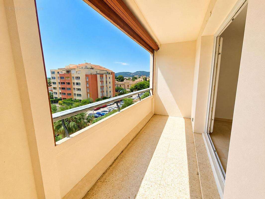 Appartement à HYERES