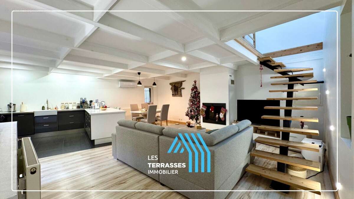 Maison à MONTELIMAR