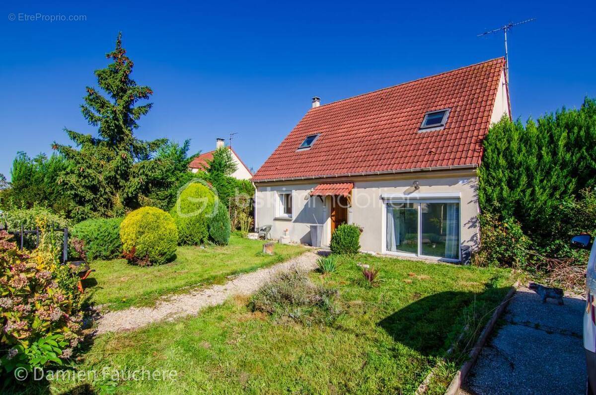 Maison à VARENNES-SUR-SEINE