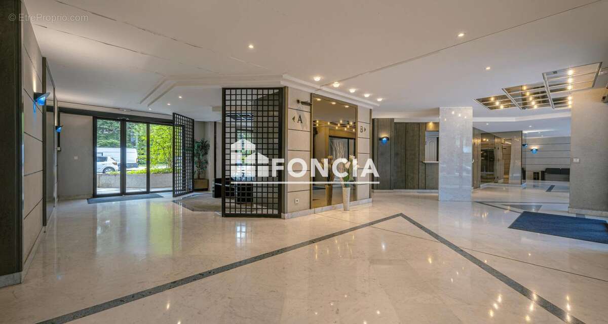 ANNECY Galeries Lafayette T1 bis de 35m2 avec balcon, cave et possibilité garage - photo 8