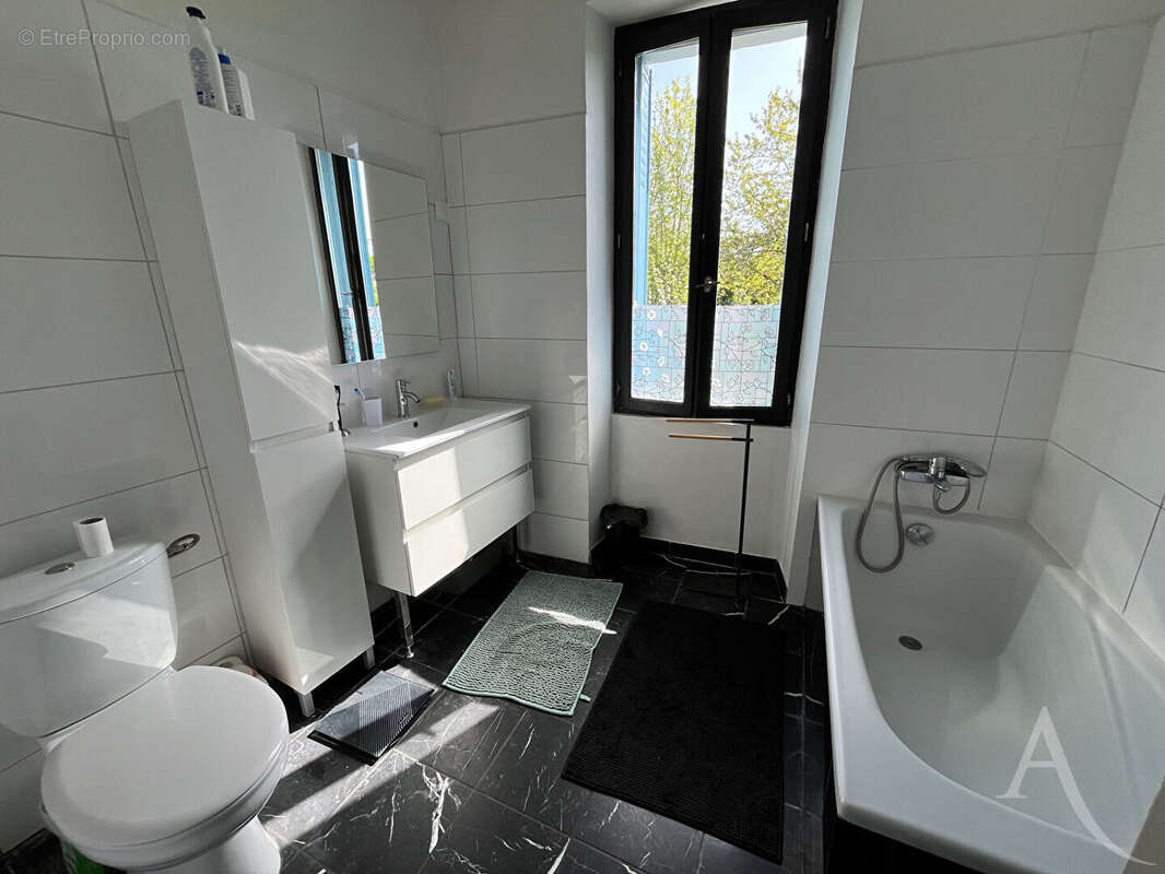 Maison à FOLLAINVILLE-DENNEMONT