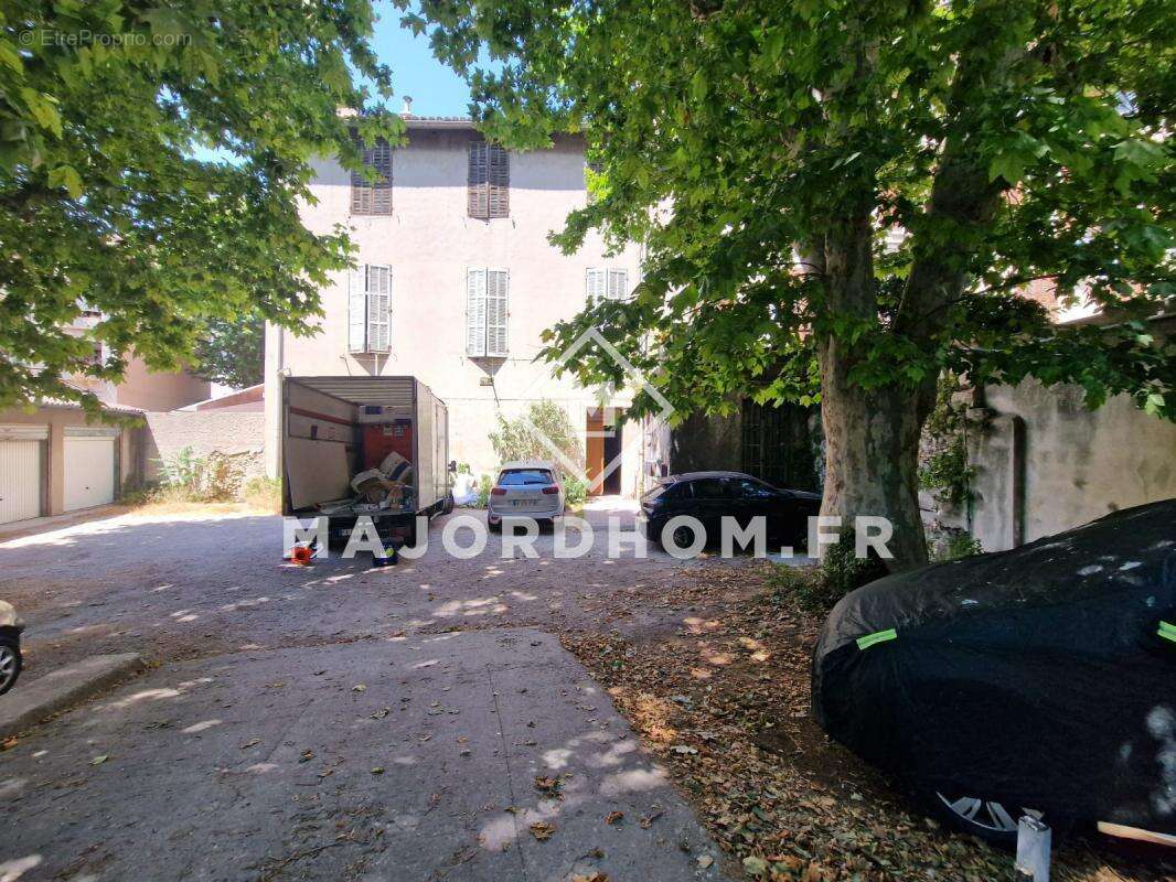 Appartement à MARSEILLE-8E