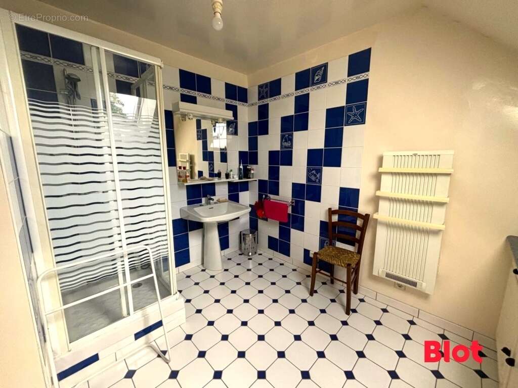Maison à CHARTRES-DE-BRETAGNE
