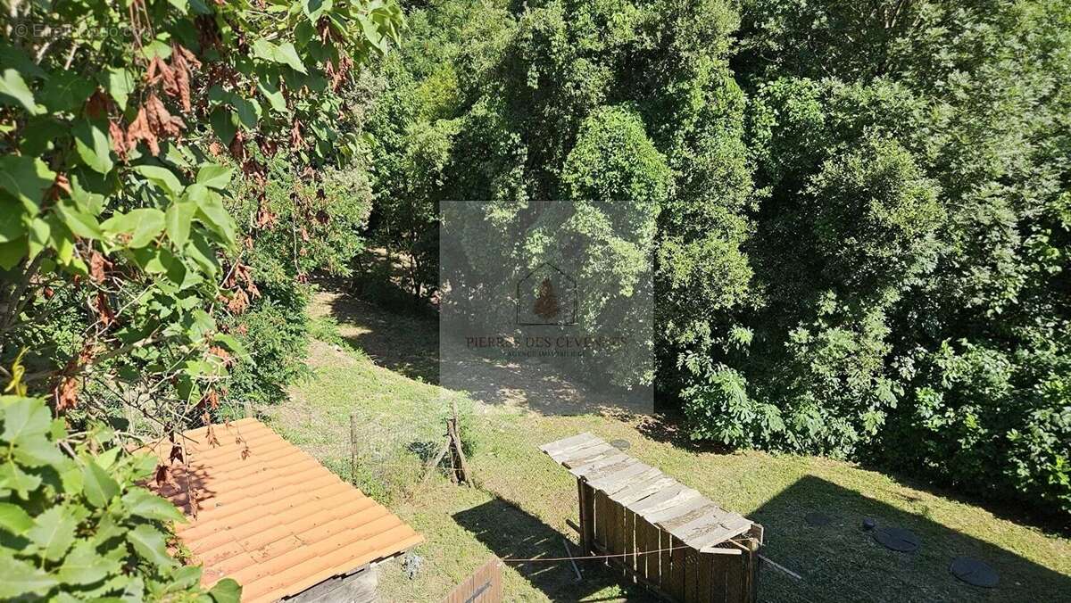 Maison à LE COLLET-DE-DEZE