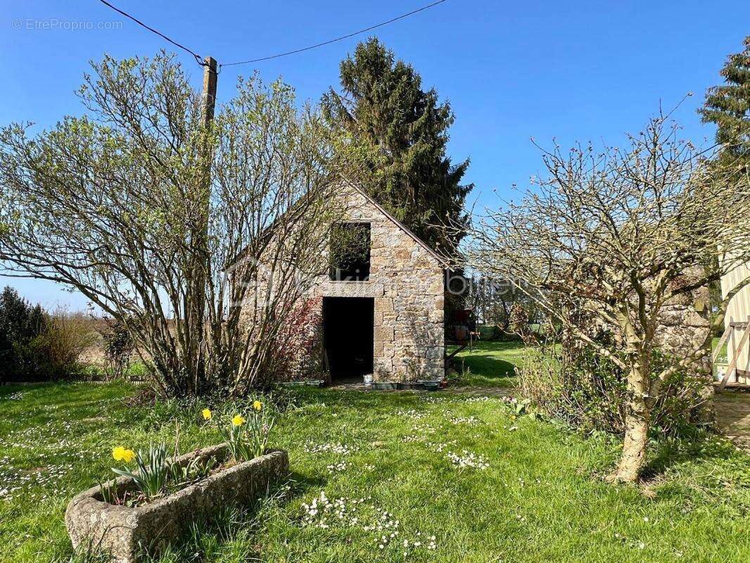 Maison à BAZOUGES-LA-PEROUSE