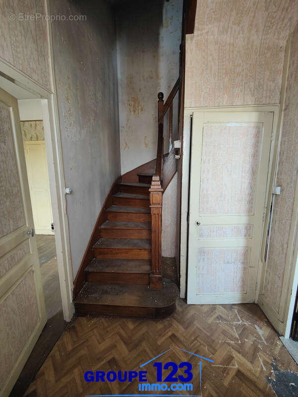 Une maison familiale aux beaux volumes, prête à écrire un nouveau chapitre - photo 8