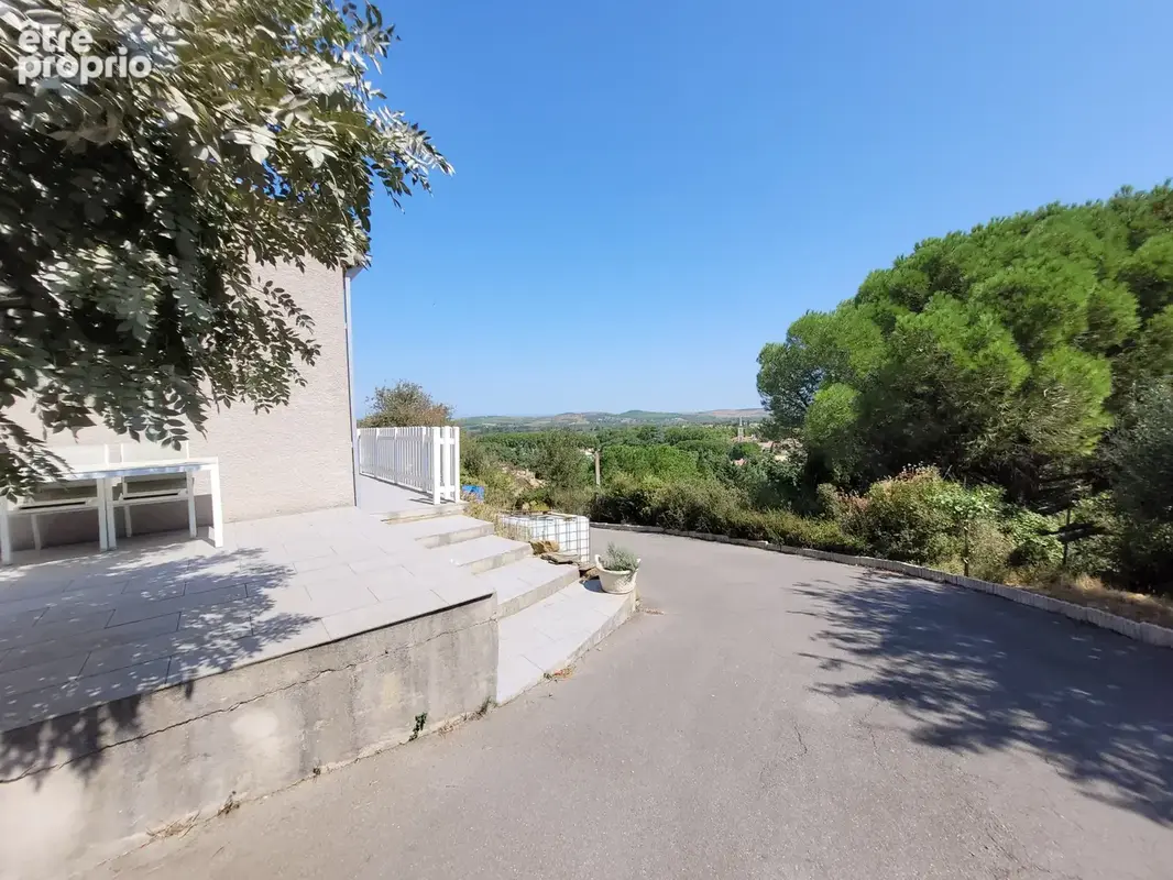 Salles d'Aude Belle Villa T4 de plain pied d'une SH de 100 m2 avec vue dominante sur un terrain de 1155 m2. - photo 4