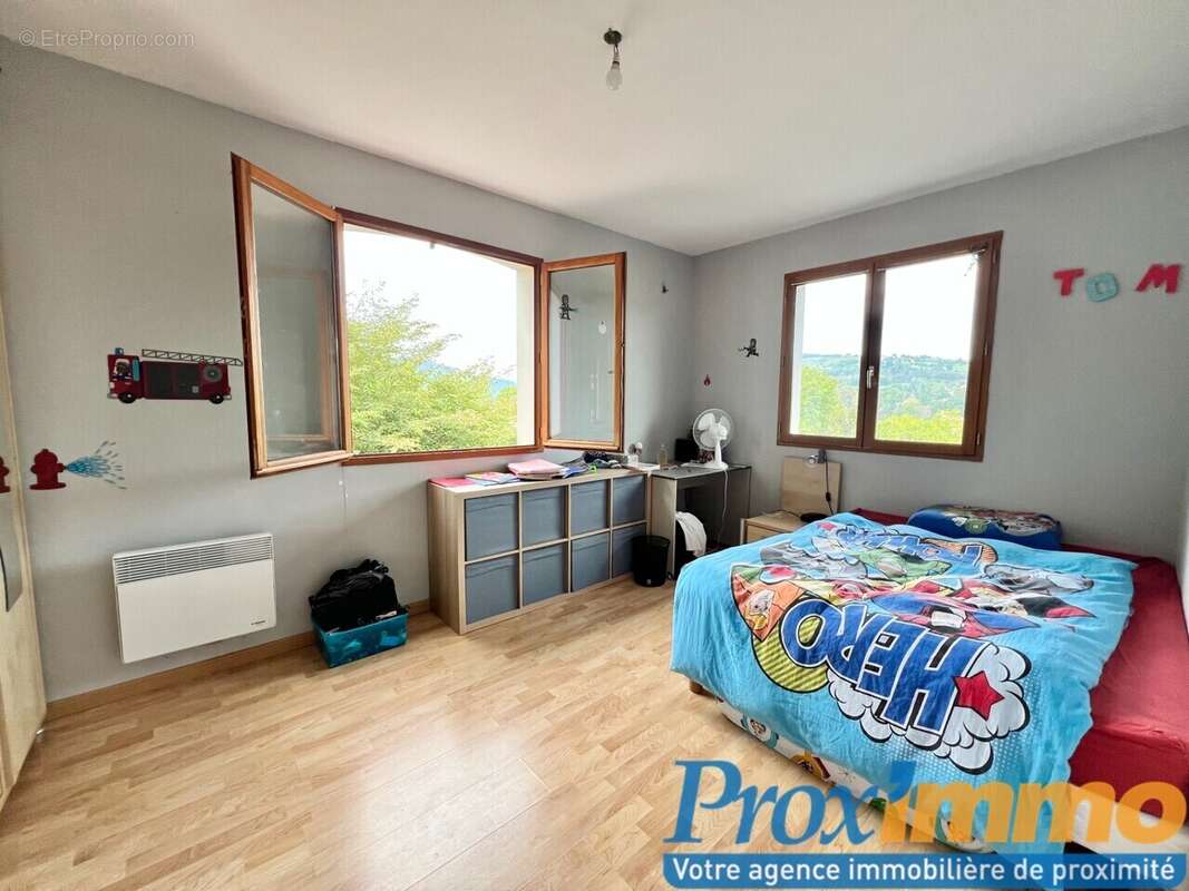 Maison à SAINT-GEOIRE-EN-VALDAINE