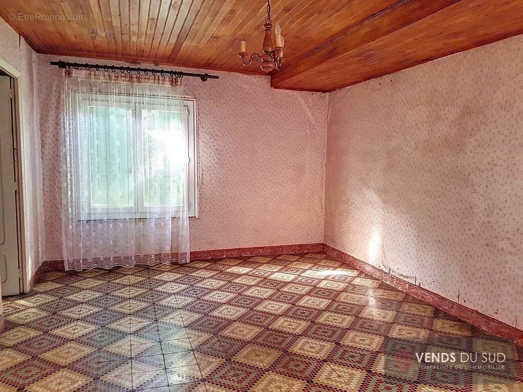Maison à CASTANET-LE-HAUT