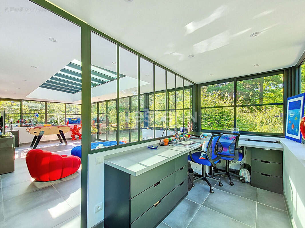 Maison Lamorlaye 7 pièce(s) 226 m2, parc 4000 m² avec piscine chauffée - photo 8